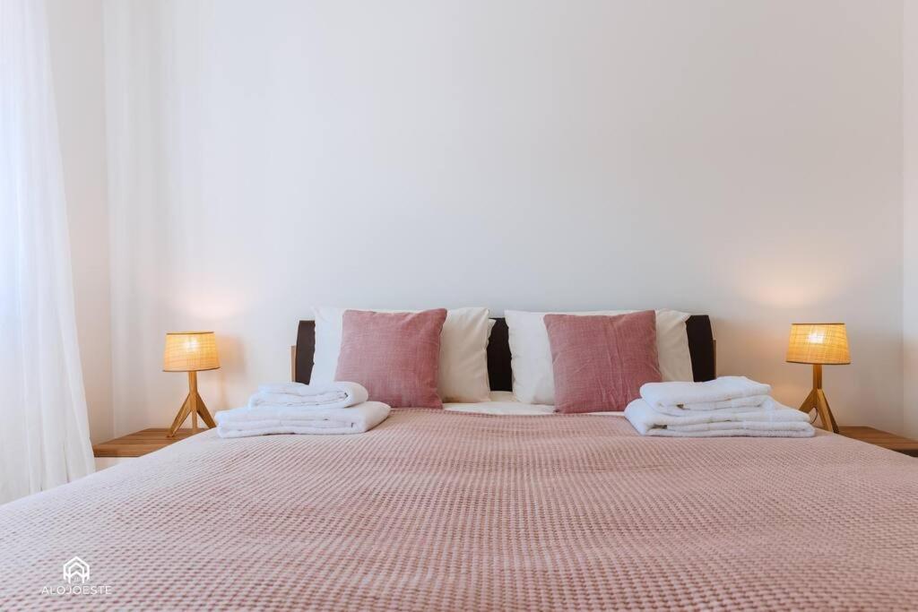 Casa Do Patio - 3 Bedrooms, Ponte Rol ตอร์เรส เวดรัส ภายนอก รูปภาพ