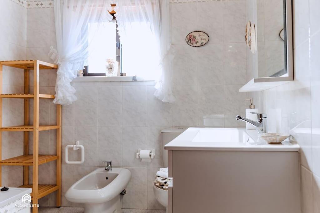 Casa Do Patio - 3 Bedrooms, Ponte Rol ตอร์เรส เวดรัส ภายนอก รูปภาพ
